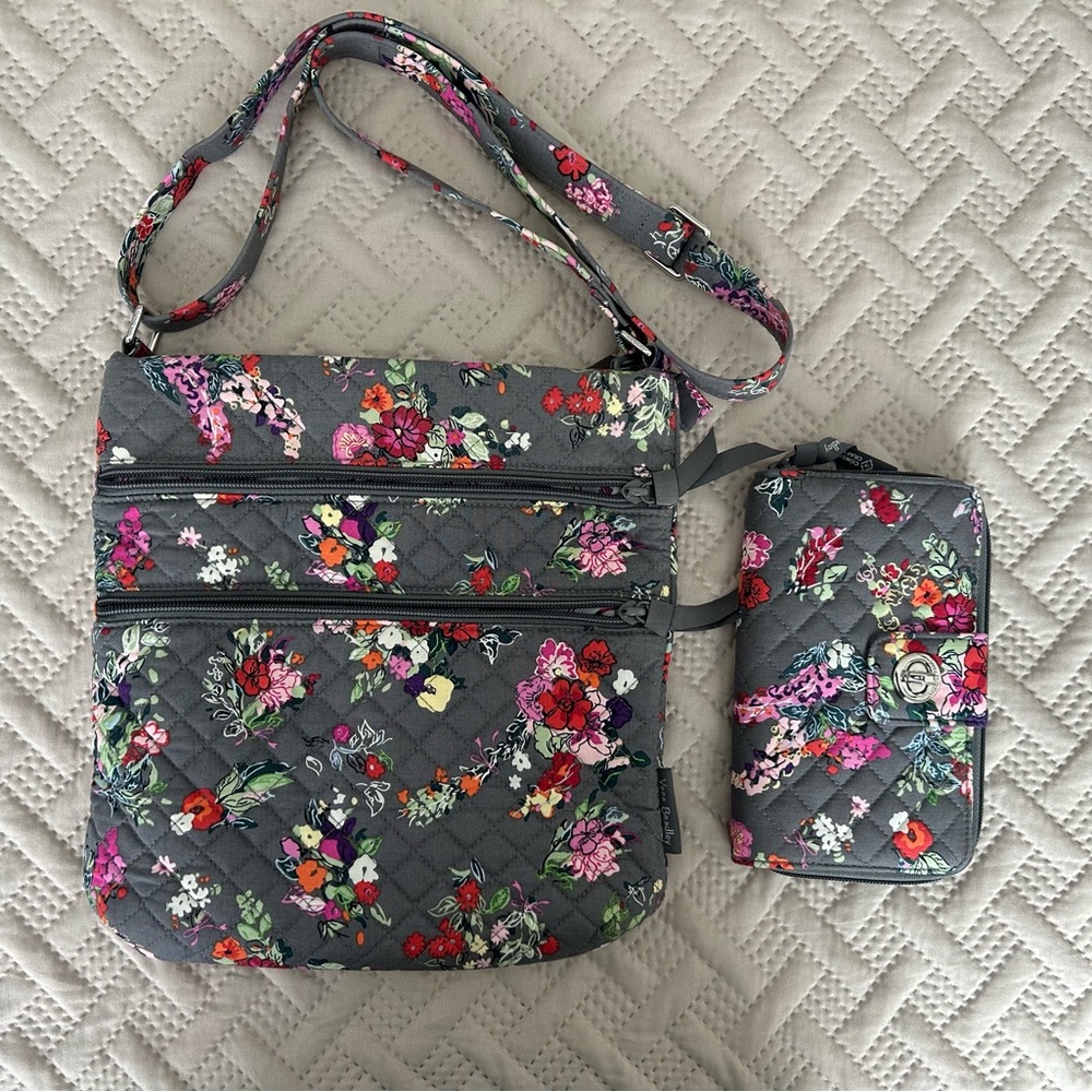 Vera Bradley - Hope Blooms - Medium Triple Zip Crossbody with matching wallet